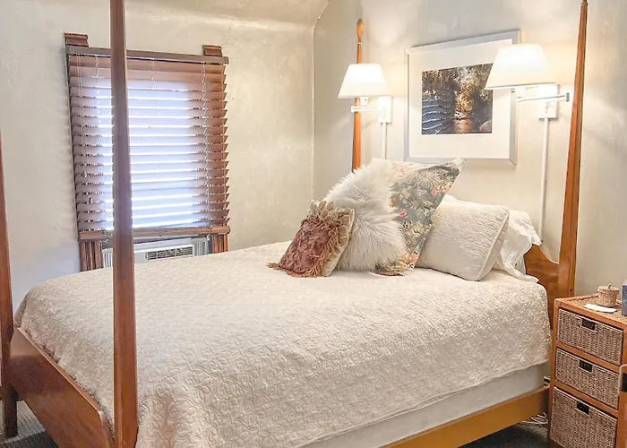 Off Broadway B & B