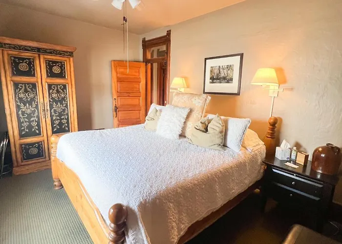 Off Broadway B & B