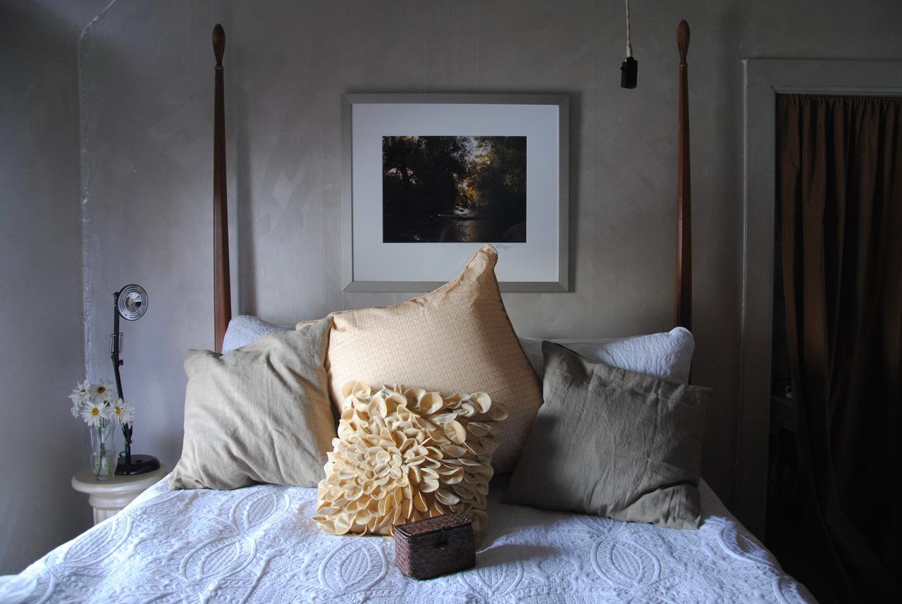 Bed and breakfast Off Broadway 2*