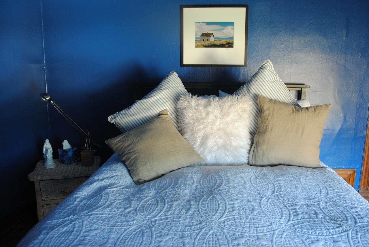 Bed and breakfast Off Broadway 2*
